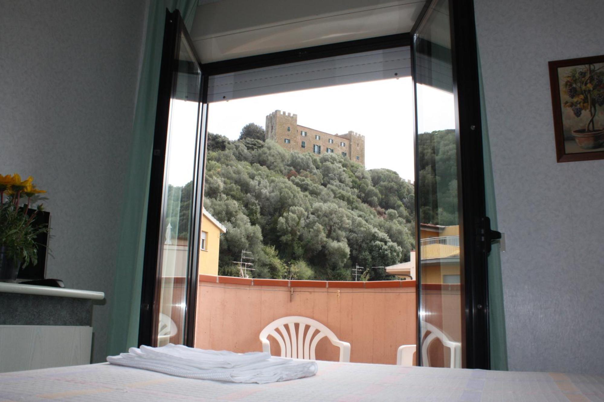 Hotel Aurora Castiglione della Pescaia Exterior photo