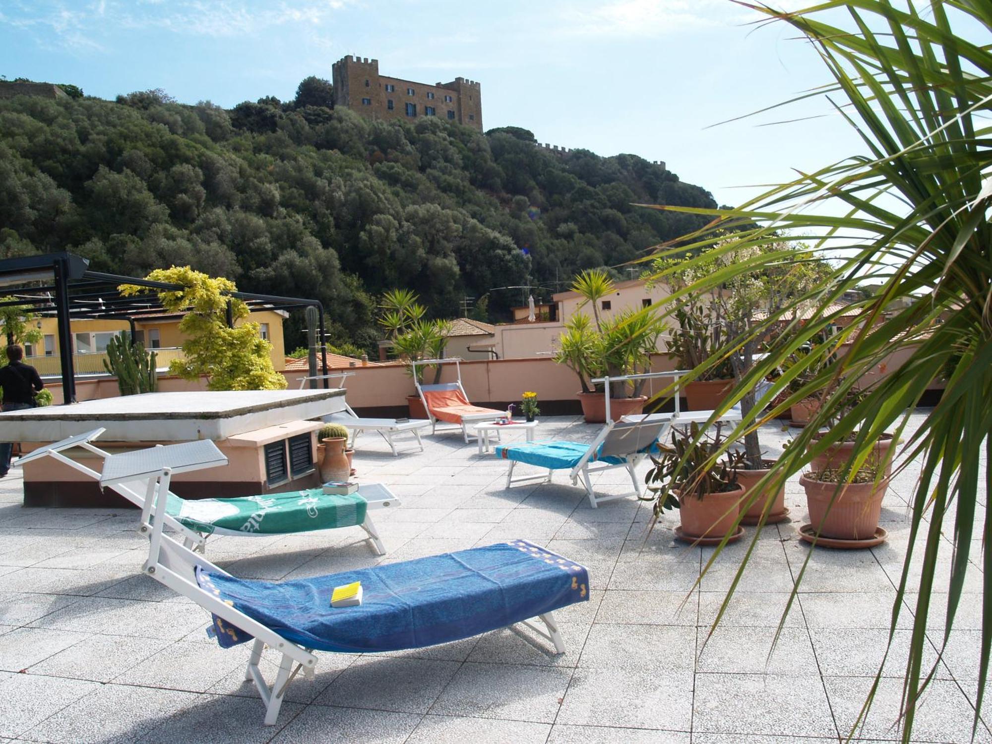 Hotel Aurora Castiglione della Pescaia Exterior photo